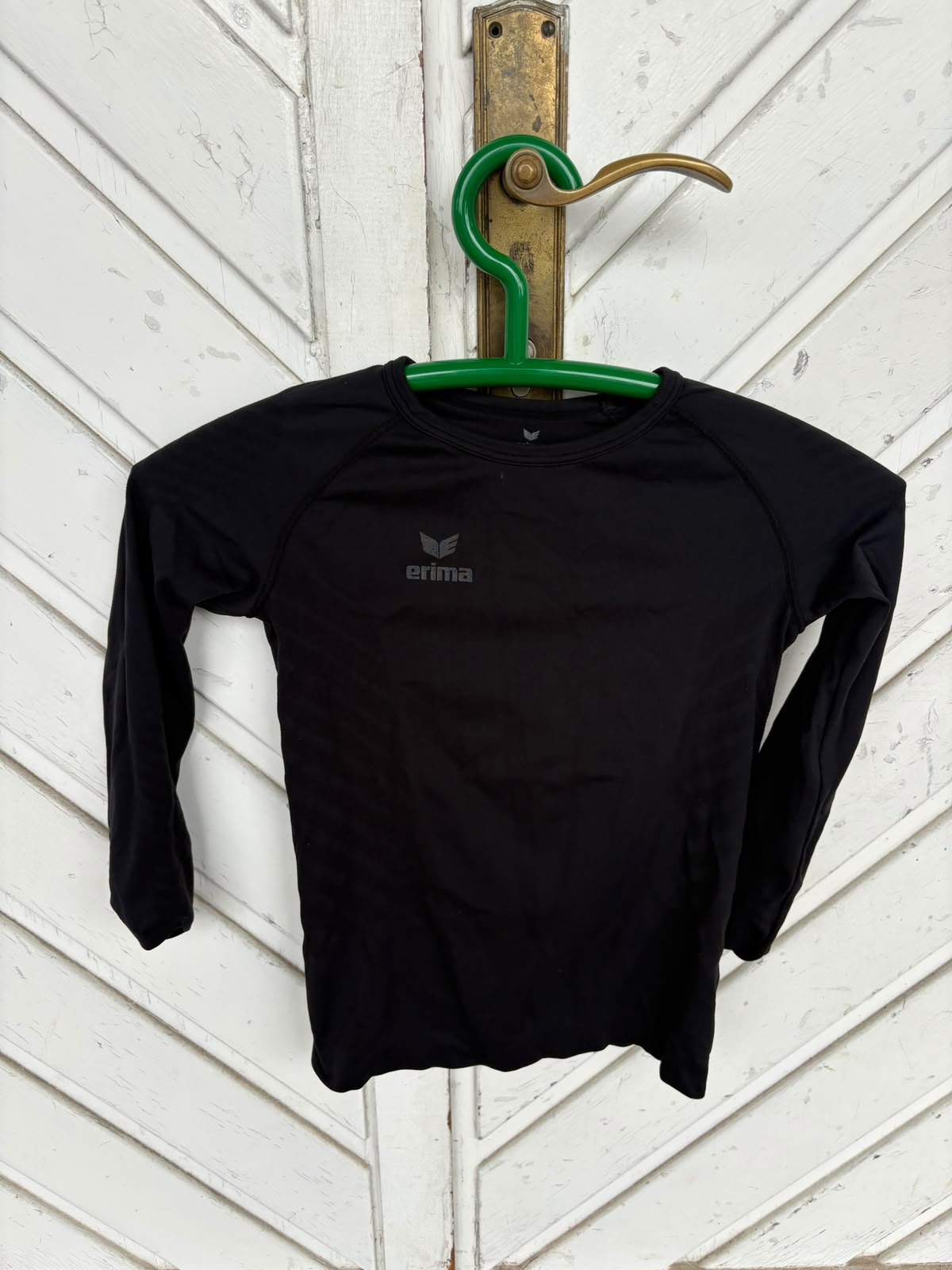 Schwarzes Langarmshirt