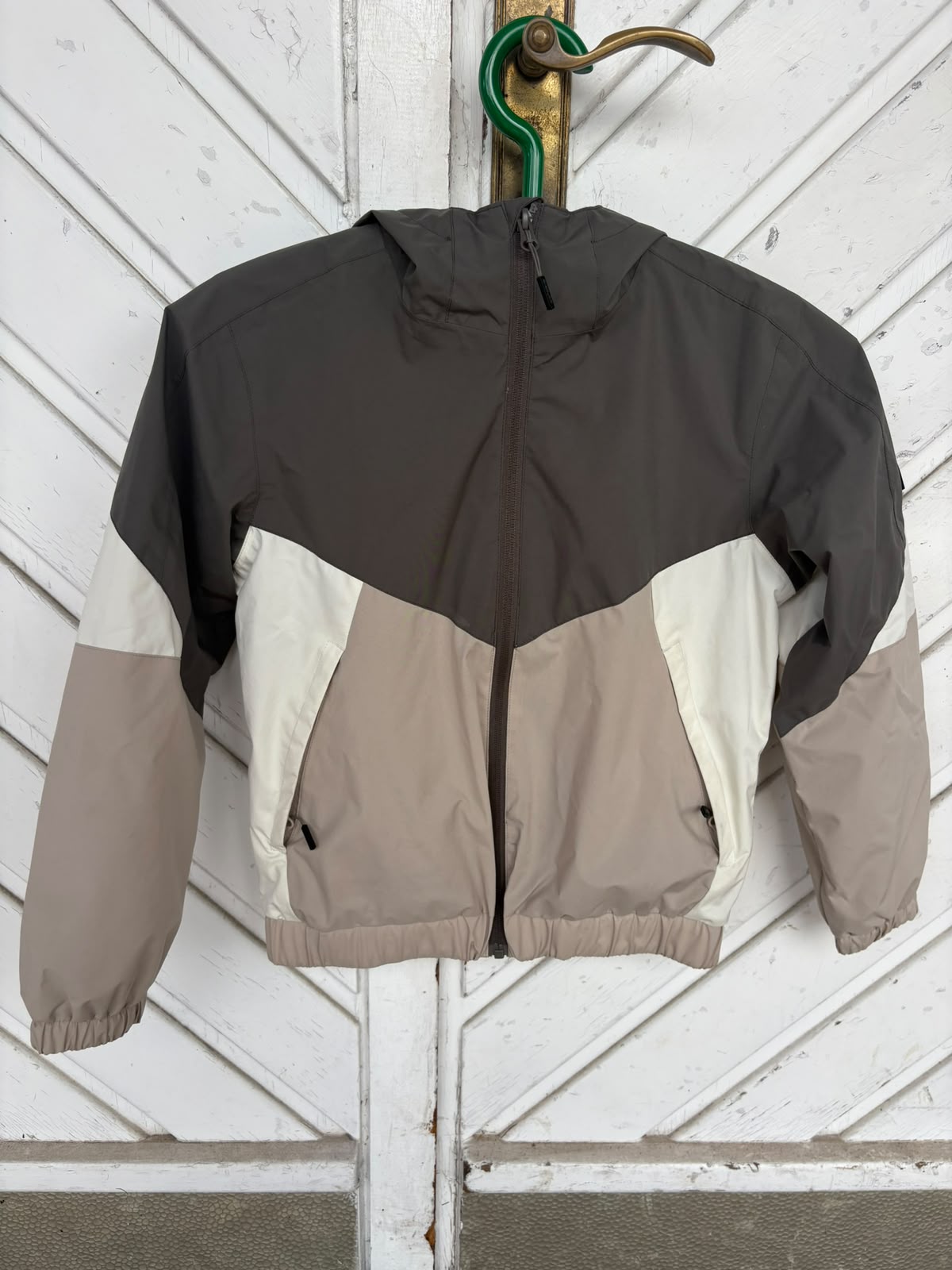 Grau-beige Jacke