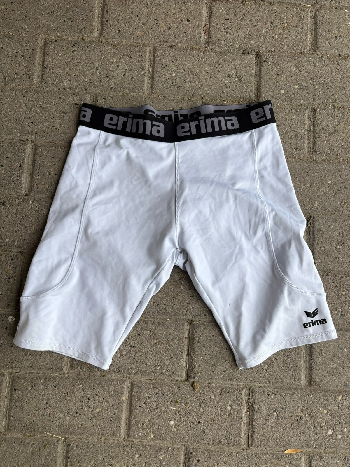 Weiße Sportshorts