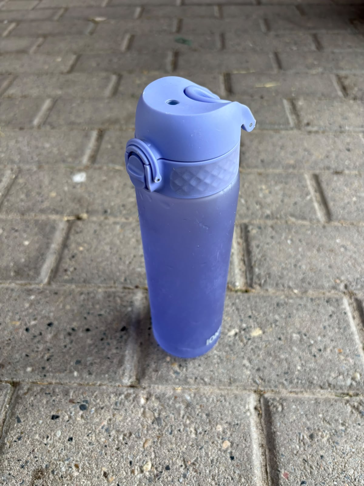 Blaue Trinkflasche